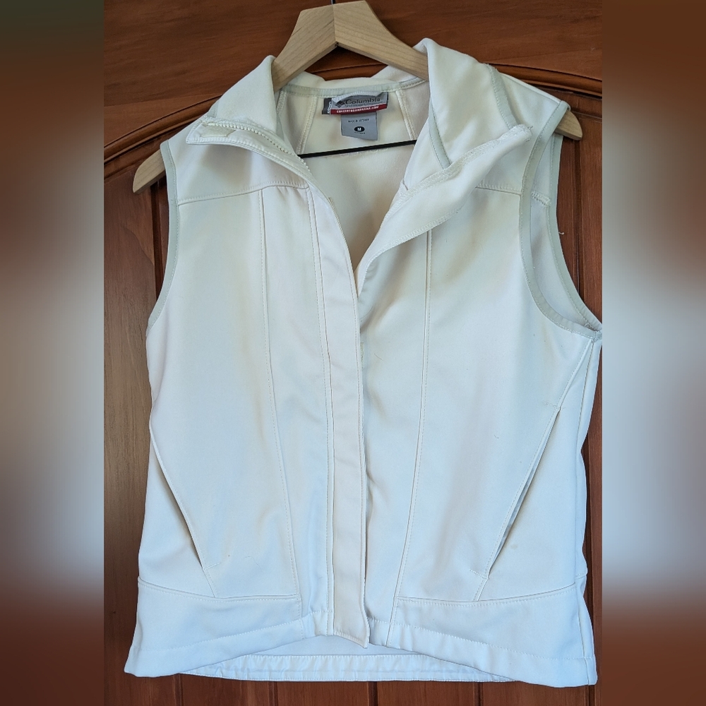 Columbia White Vest Lightweight Sleeveless
